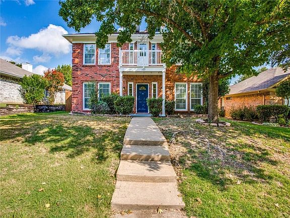 2nd image of 2407 Palisades Pl
