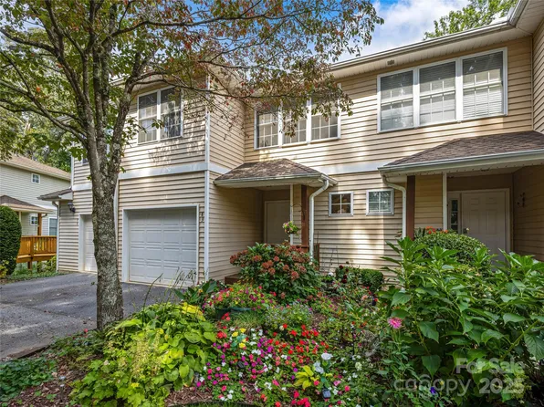 83 Farm Ln, Mills River, NC 28759