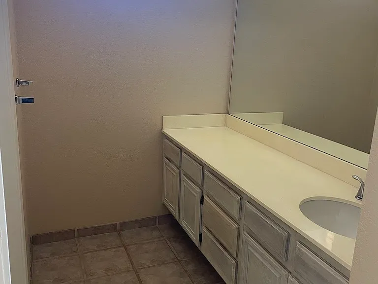 1038 Grape St — Photo 10