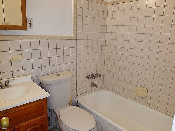 5th image of 120 W 73rd St #2B