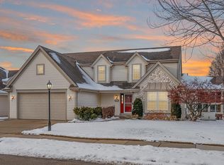 1632 Auburn Ct, Waukesha, WI 53189