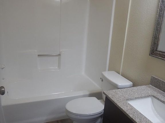 5th image of 4307 W 142nd St