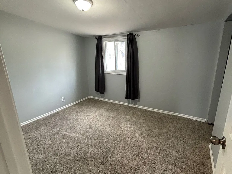 397 Mosley St — Photo 6