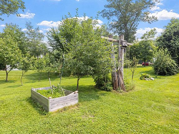 3rd image of 56 Cottonwood Avenue
