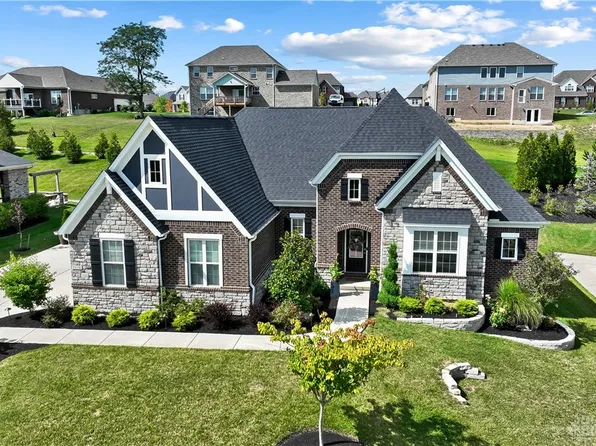 7174 Laurel Oaks Dr, West Chester, OH 45069