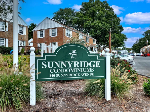 240 Sunnyridge Avenue APT 59, Fairfield, CT 06824