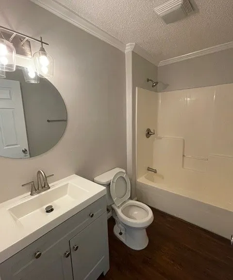 4327 Queensboro Ave S — Photo 5