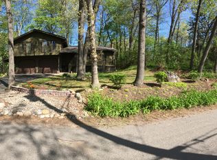 8669 Thendara Blvd, Clarkston, MI 48348