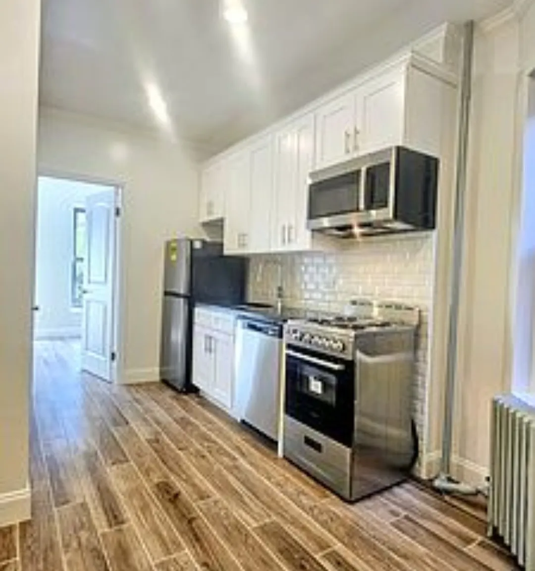 421 East 73rd Street — Photo 4