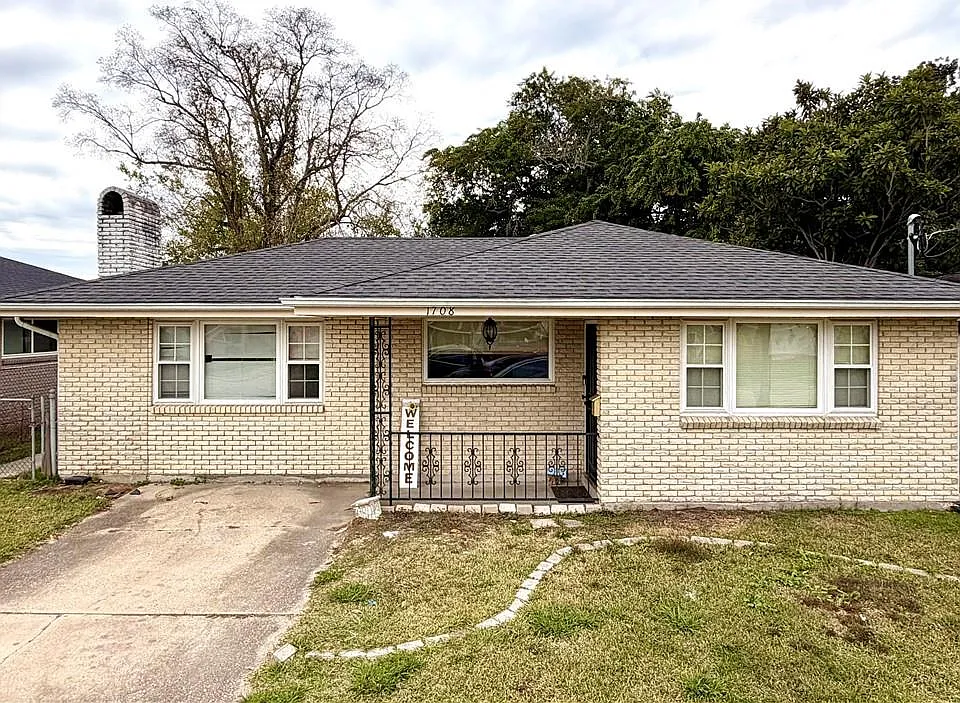 1708 Robin Dr