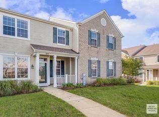 275 Springbrook Trl S, Oswego, IL 60543