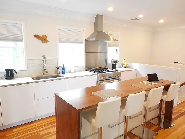 7 Fairfield St #9 — Photo 3