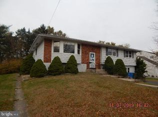 8 Knoll Ln, Cherry Hill, NJ 08002