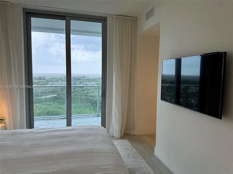 2000 Metropica Way #903 — Photo 20