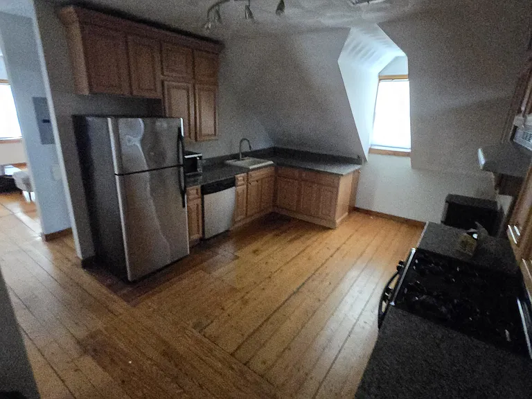 107 Ring St #3 — Photo 2