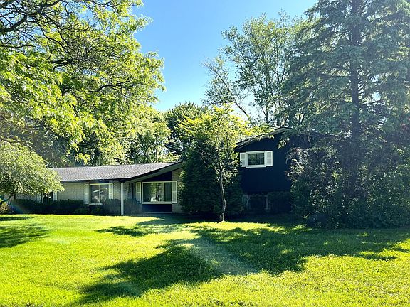 2nd image of 29360 Woodhaven Ln
