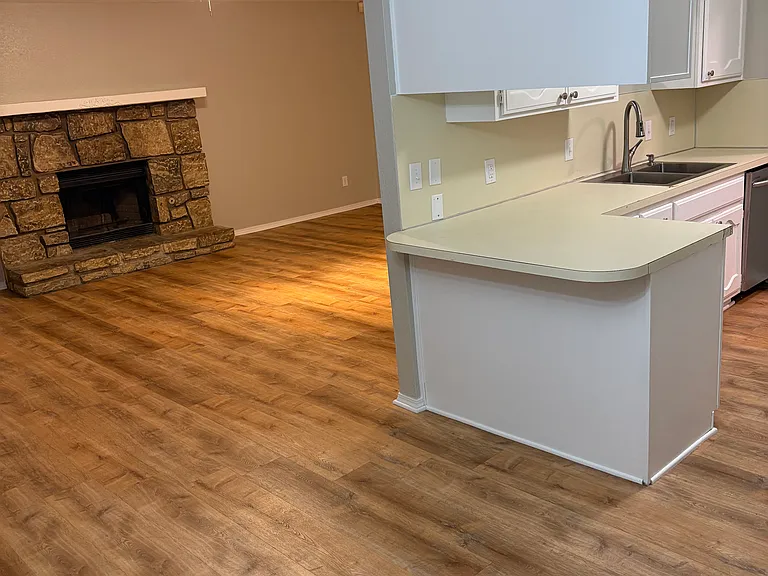 6644 S Victor Ave — Photo 4
