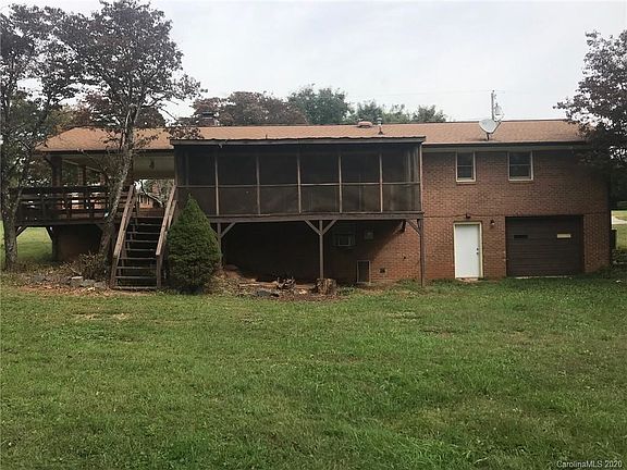 2nd image of 117 Maplewood Dr