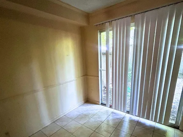 5263 Flowering Peach Dr, Memphis, TN 38115