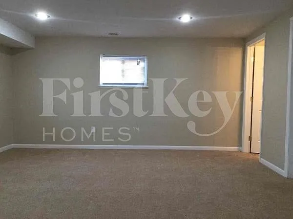 11428 Framingham Dr — Photo 8