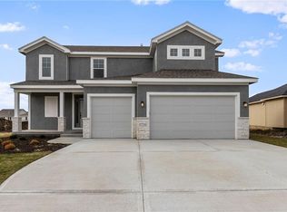 19616 W 196th St, Spring Hill, KS 66083