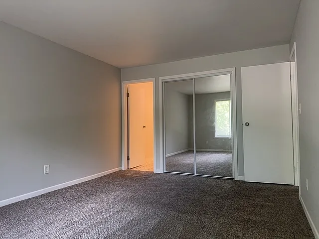571 Somerset Ln #5 — Photo 9