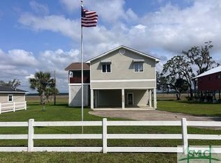 215 Circle Dr, Midway, GA 31320