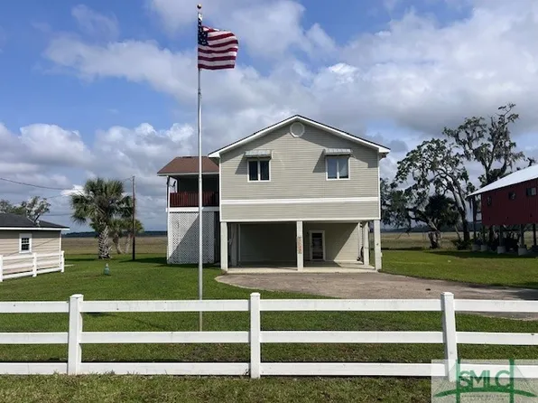 215 Circle Drive, Midway, GA 31320