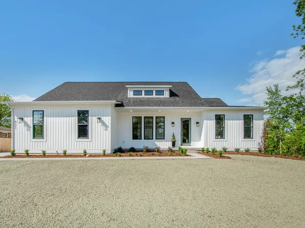 116 Kara Ct, Rockford, MI 49341