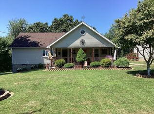 1090 Pine Grove Rd, Beaver, PA 15009