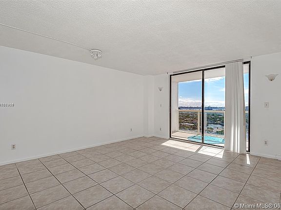 5th image of 13499 Biscayne Blvd APT 1512