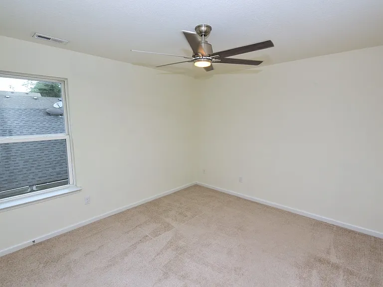 4115 Franklin St — Photo 8