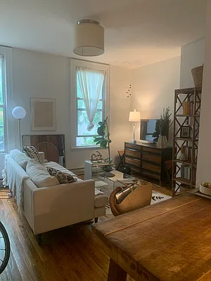 Rented by LDMI Realty Group LLC | media 18