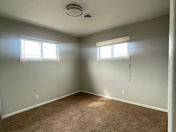 4th image of 222 Moore Ln #1/2