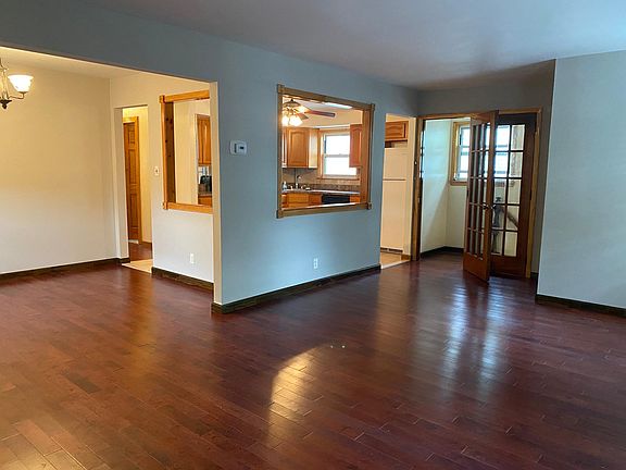 5th image of 35 Fenway Cir Fl 2