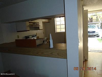 3rd image of 3060 Sir Hamilton Cir #4