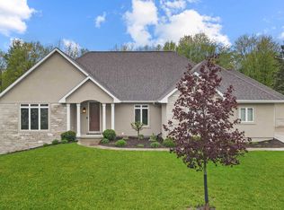 428 Hidden Ridges Way, Combined Locks, WI 54113