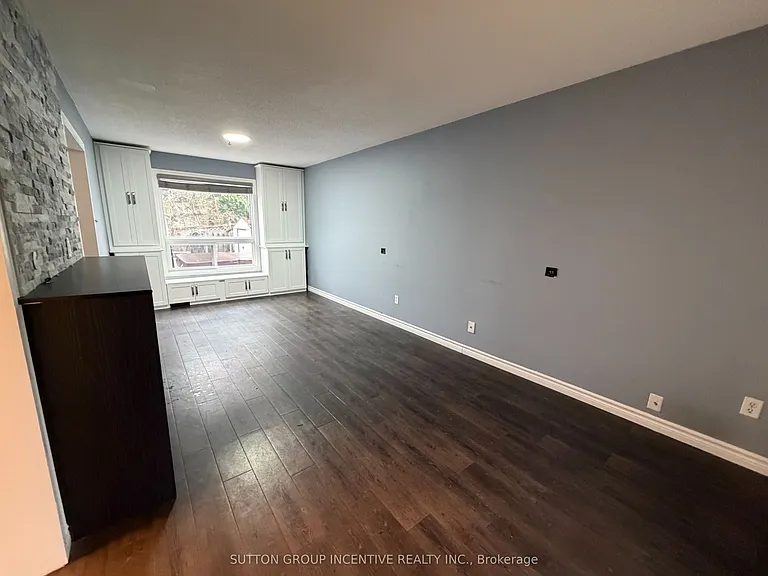 90 Moon Dr — Photo 4