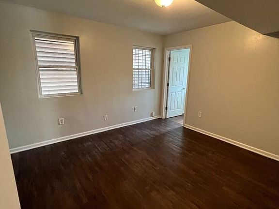5th image of 190 Jefferson St