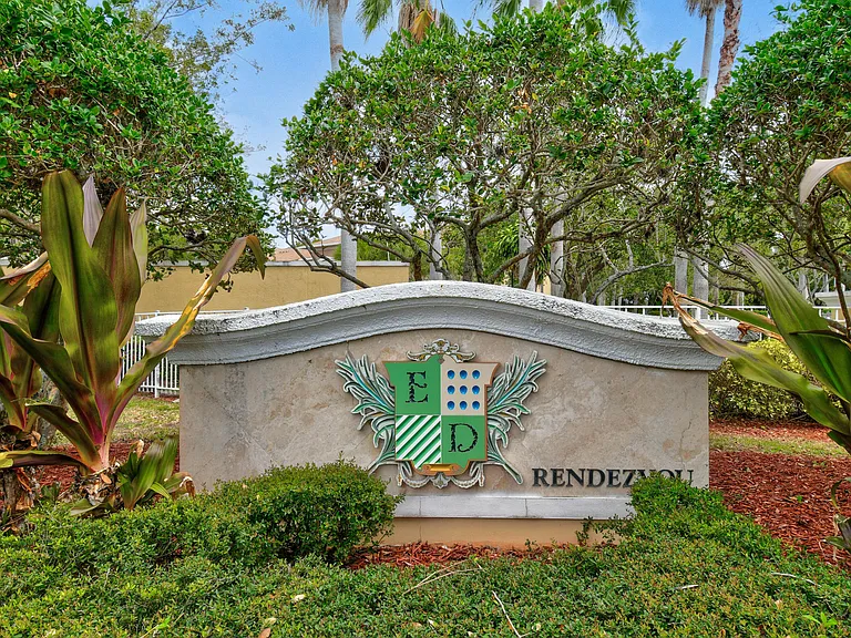 6556 Emerald Dunes Dr #302 — Photo 29