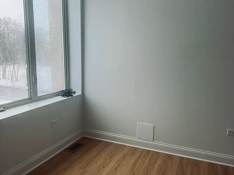 1412 E Marquette Rd #3 — Photo 4