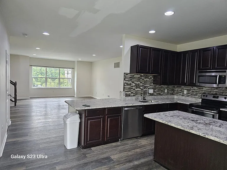 792 Jacobsen Cir #792 — Photo 9