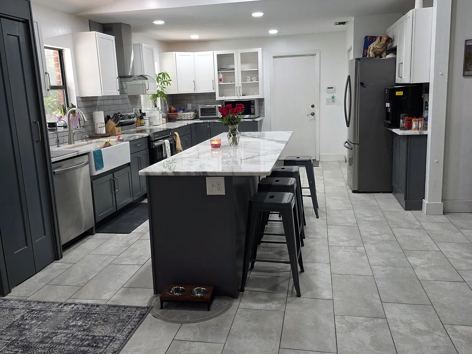 5 bed, 2667 sqft, $4,000 — Photo 1