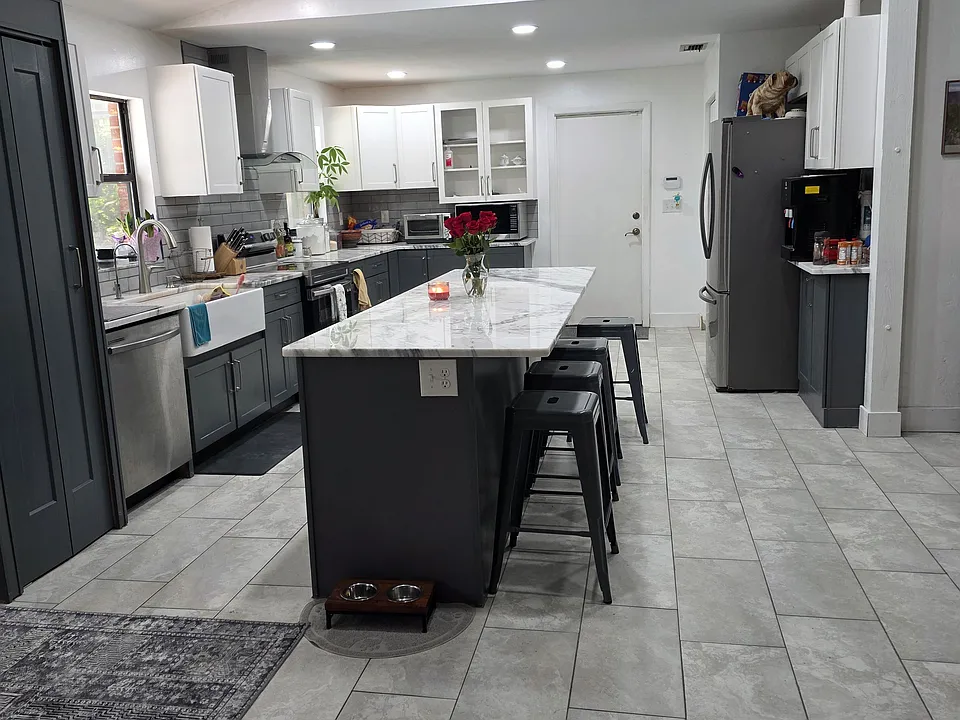 2 Nottingham Dr