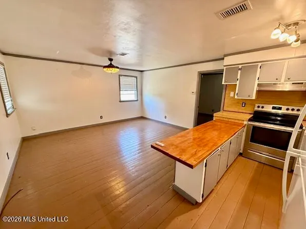 7720 Fountainbleau Rd #3, Ocean Springs, MS 39564