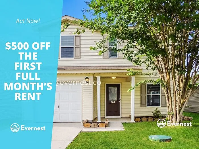 3 bed, 2.5 bath, 2760 sqft, $1,595 — Photo 1