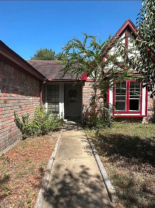 3 bed, 2.0 bath, 1452 sqft, $1,800 — Photo 3