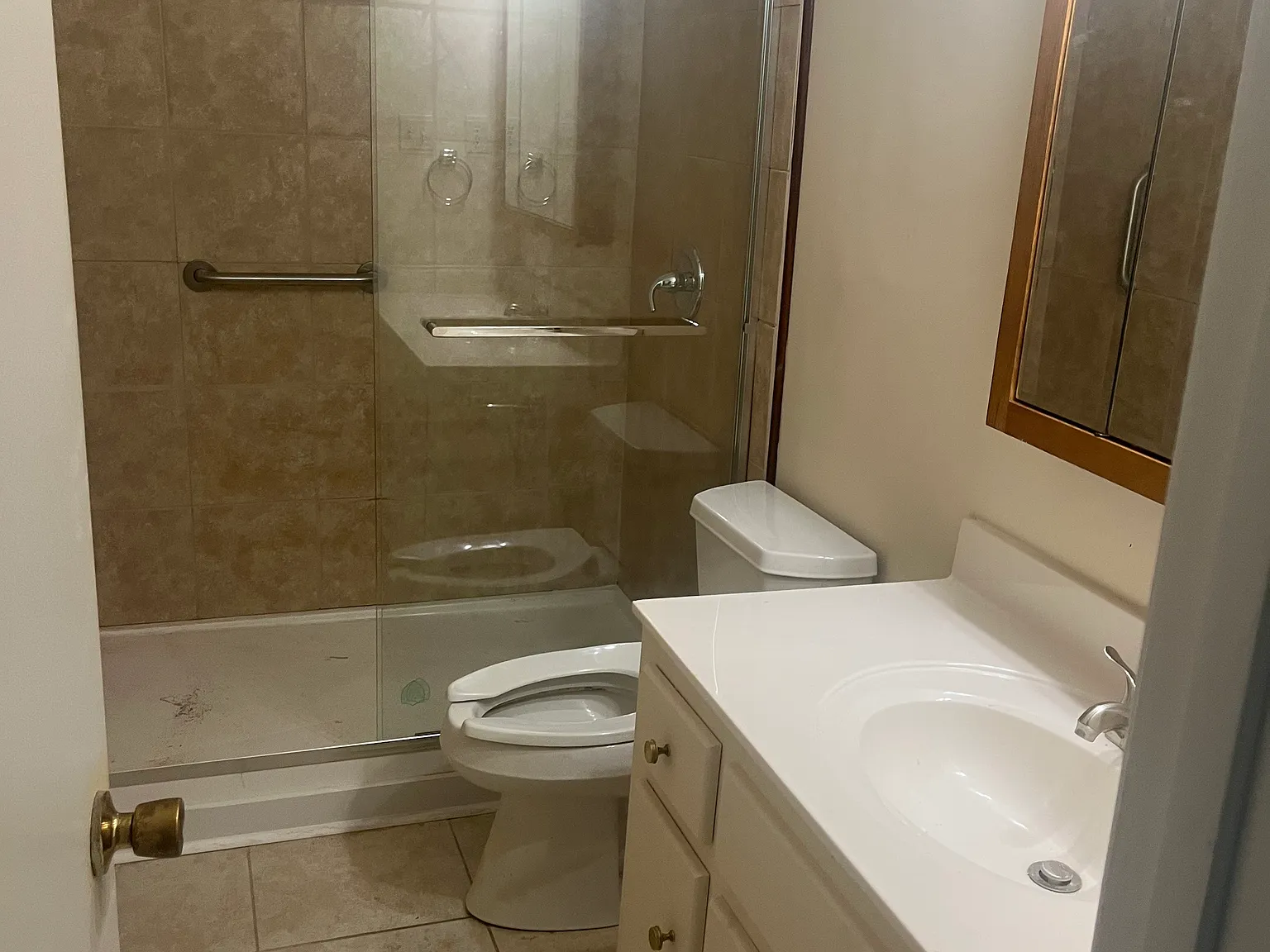 2 bed, 750 sqft, $1,300 — Photo 3