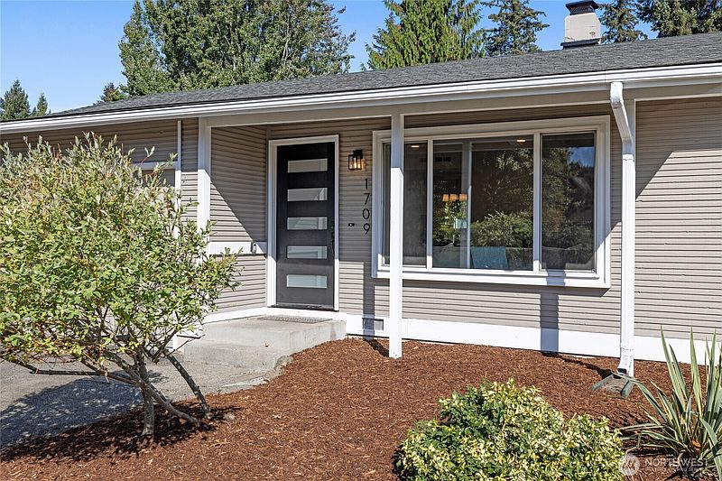 2nd image of 1709 36th Street SE