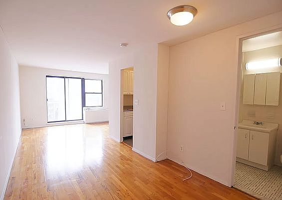1st image of 105 Lexington Ave APT 8C